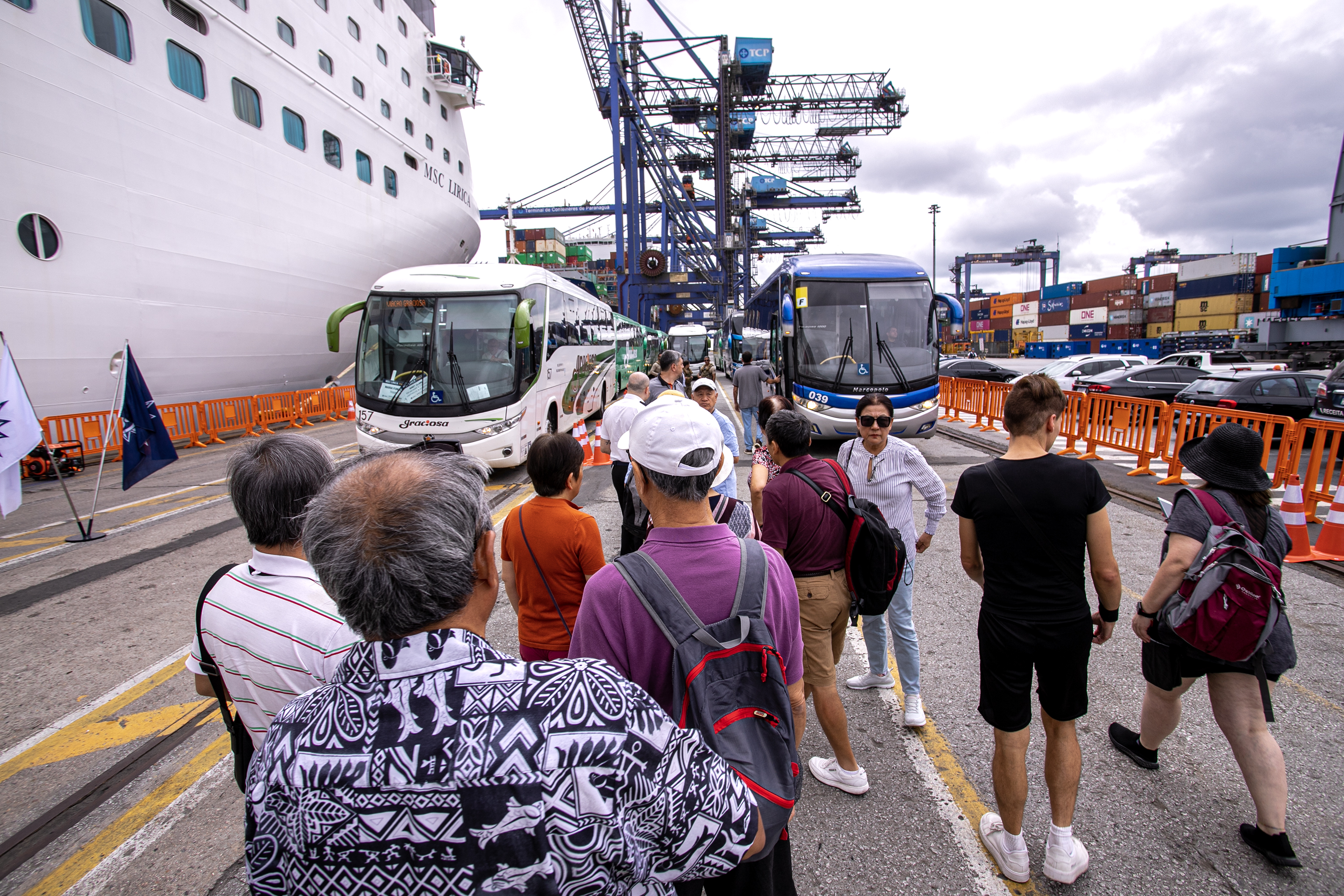 Temporada de cruzeiros já trouxe 21,7 mil turistas para o litoral paranaense