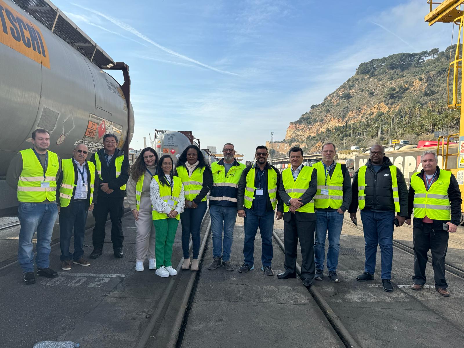 Comitiva da Portos do Paraná participa de intercâmbio em Barcelona