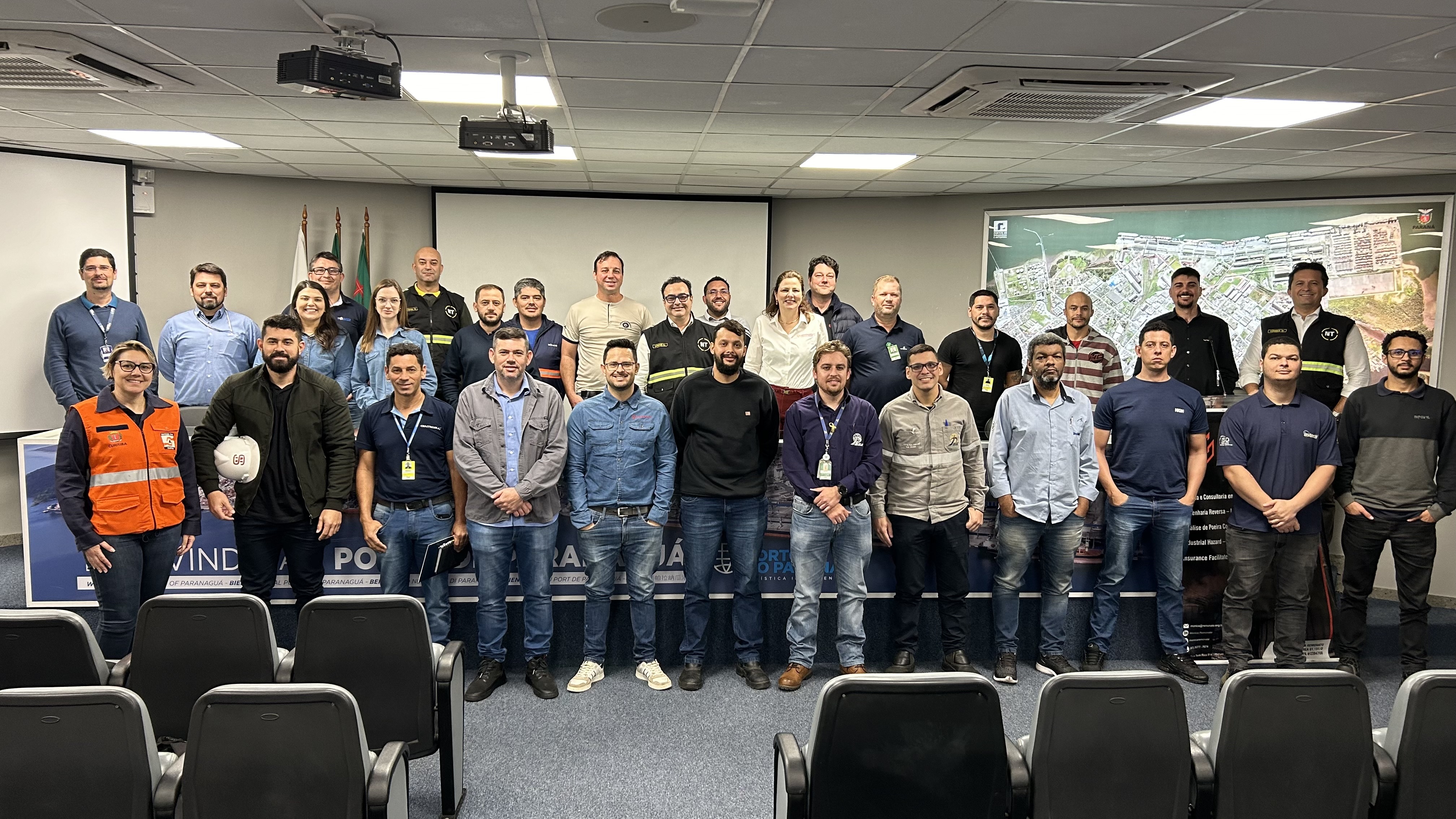 Seminário aborda riscos de operações com poeiras combustíveis com Comunidade Portuária