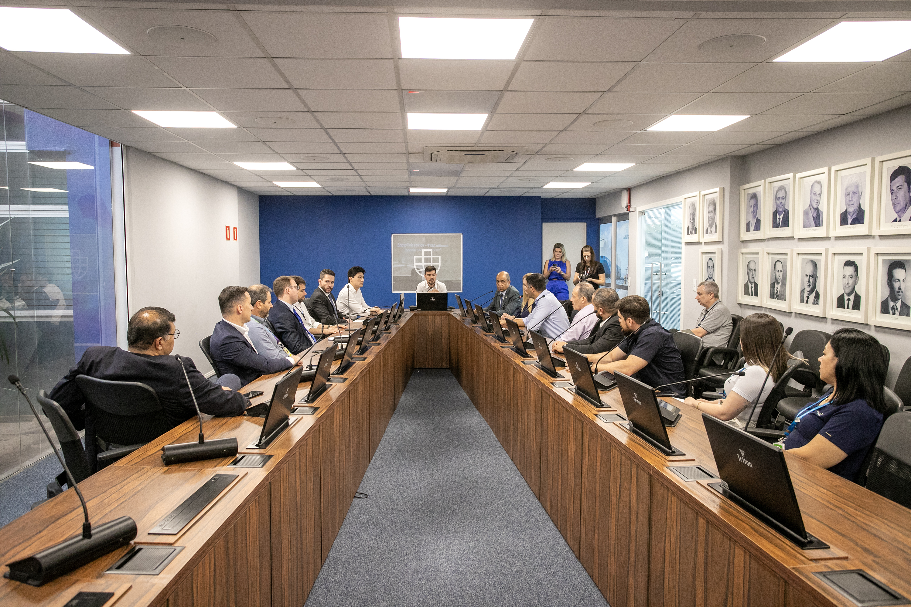 Associação de Terminais estreita relações com os portos paranaenses