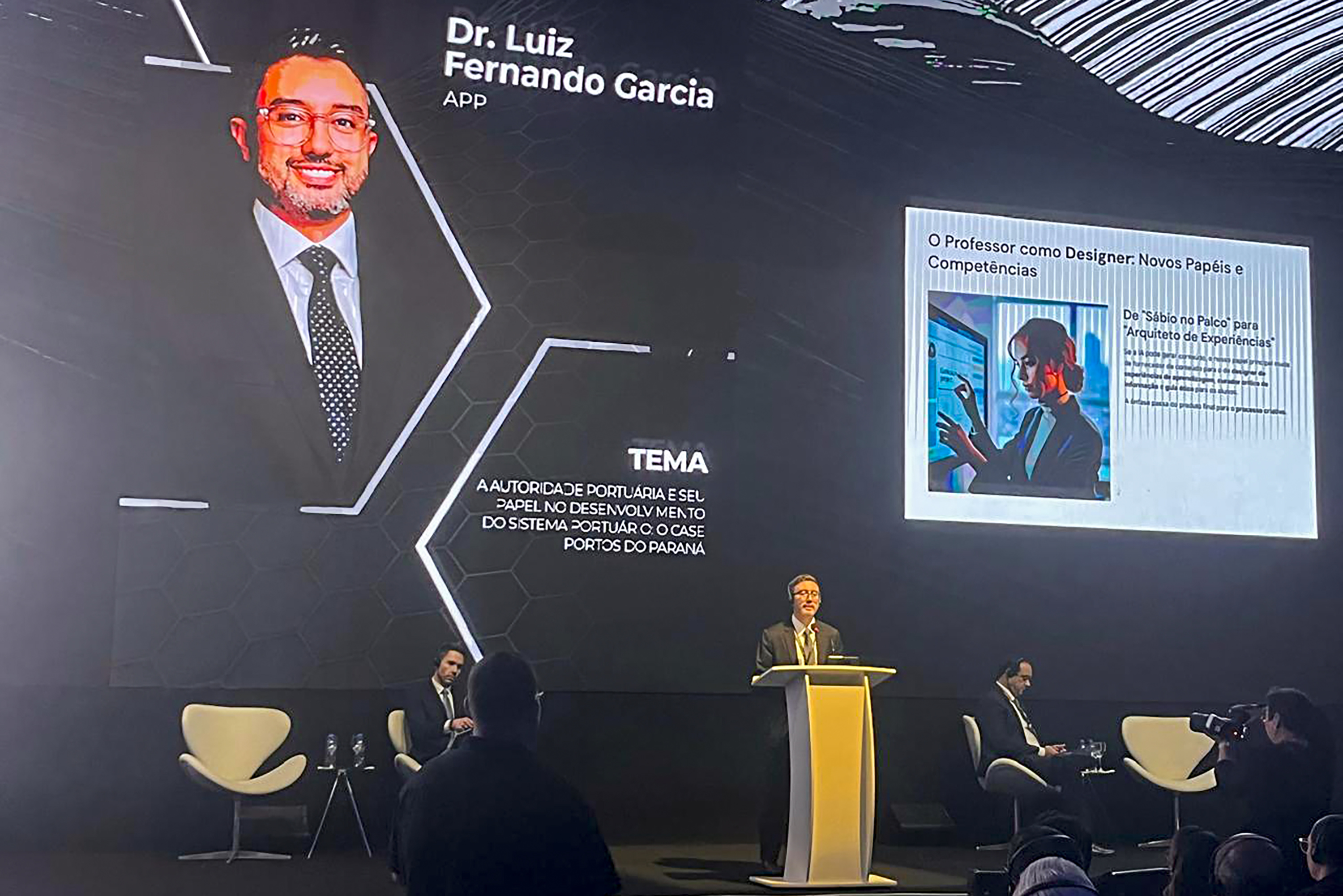 Portos do Paraná destaca avanços regulatórios e modernização em congresso internacional