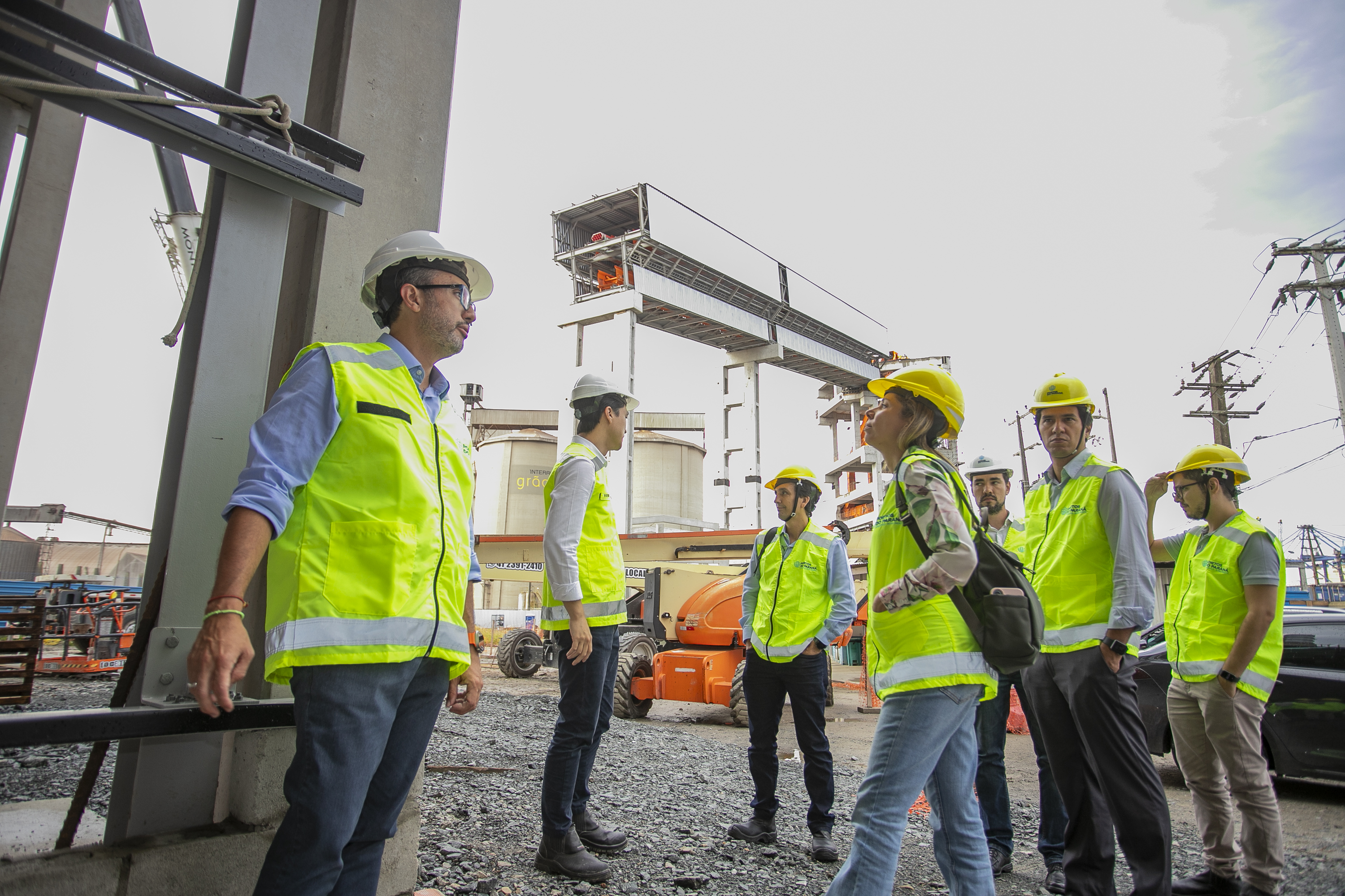 Auditores do TCU elogiam organização e competitividade do Porto de Paranaguá 