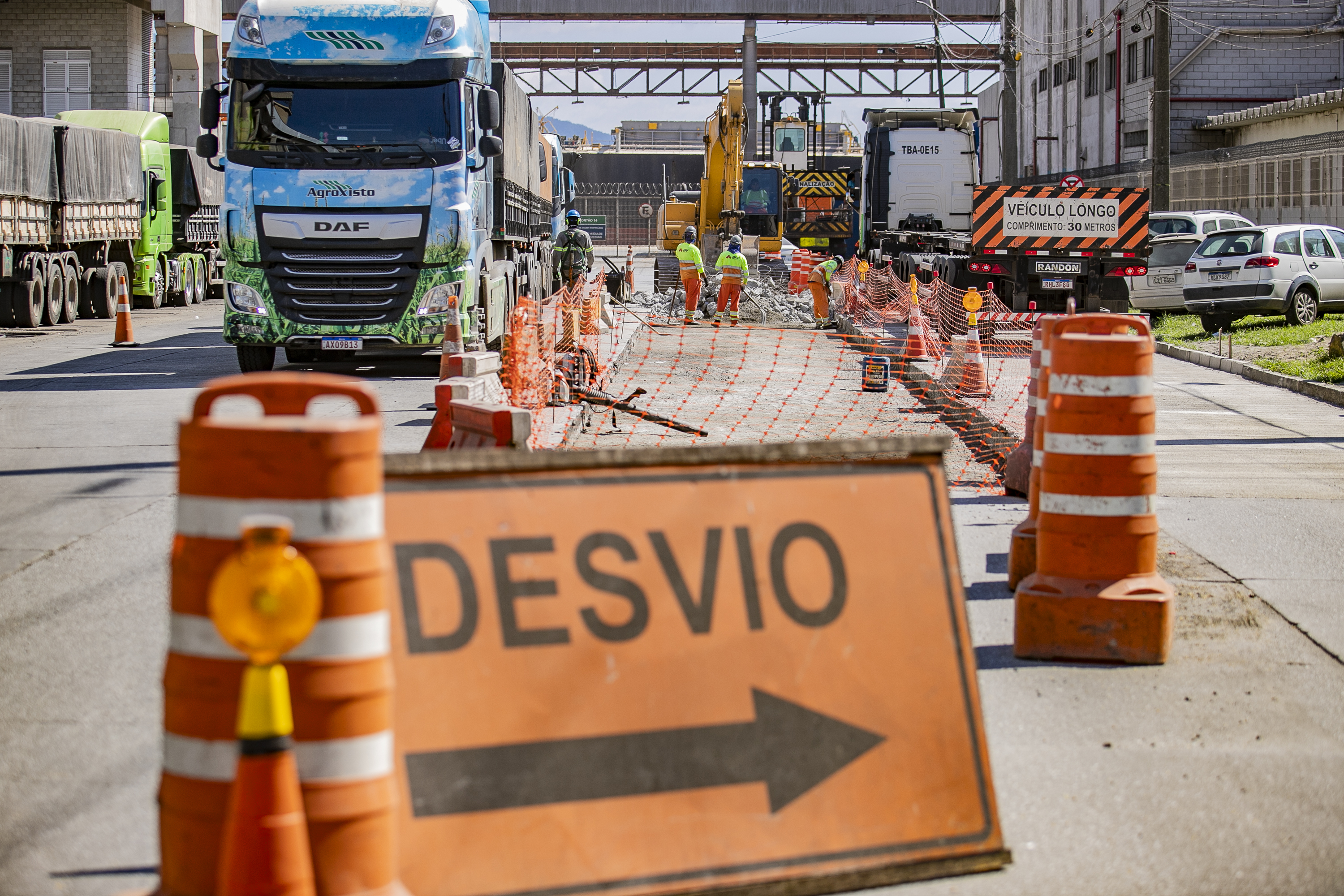 Portos do Paraná investe R$ 8,6 milhões em vias de acesso ao Porto de Paranaguá