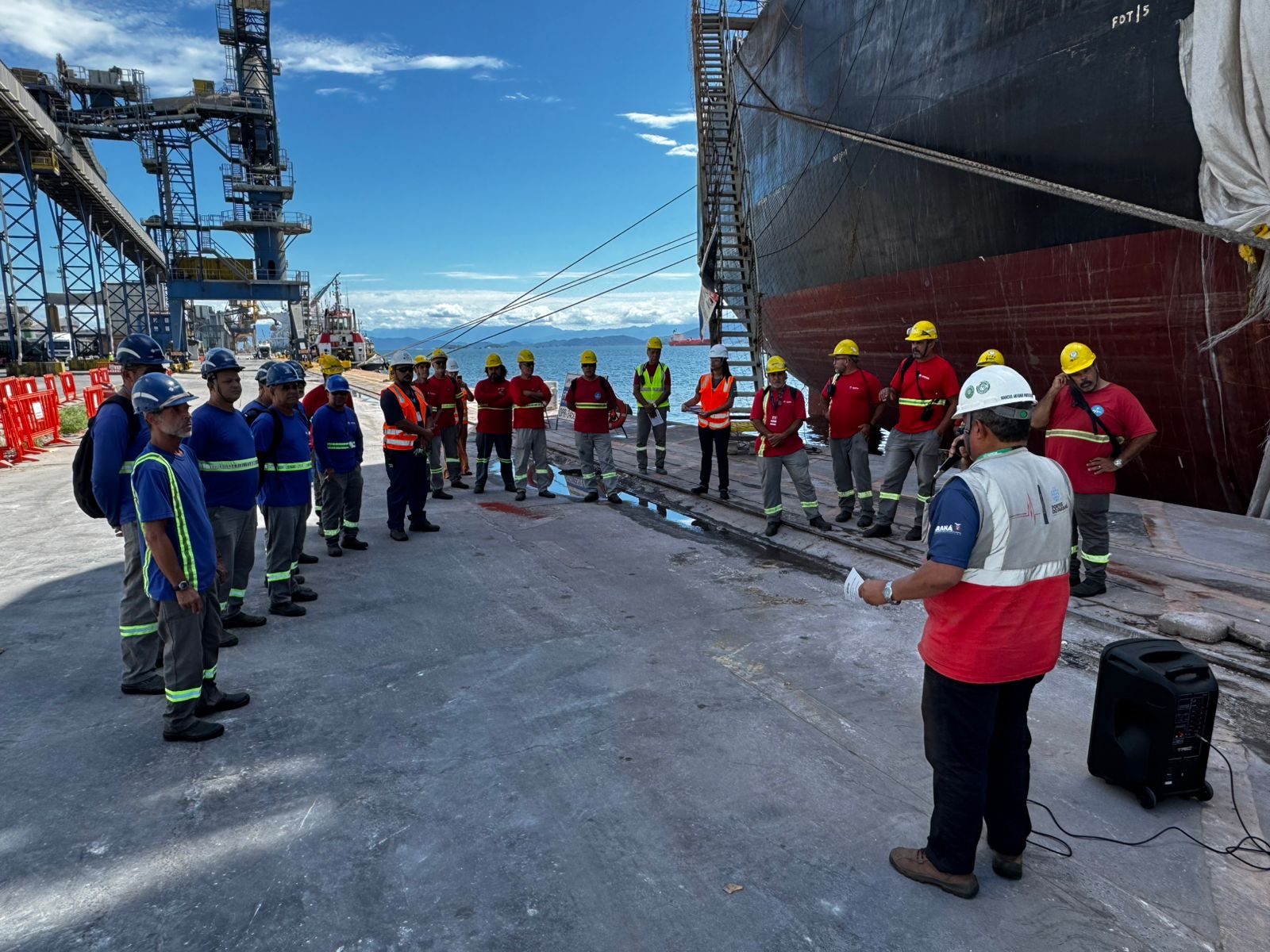 Campanha Abril Verde reforça prevenção de acidentes no Porto de Paranaguá