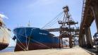 Serão 89 mil toneladas de farelo de soja, carregadas no navio Kang Xin Hai, que tem 254 metros de comprimento e segue para o porto de Amsterdã. Esta é a segunda maior operação de granéis em um único navio da história do porto paranaense