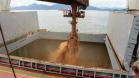 O Porto de Paranaguá embarca a primeira carga de “farelo” produzido pelo processamento do milho para o etanol. Conhecido no mercado como DDGS, a operação será um teste para que o produto passe a entrar na rotina das exportações paranaenses a granel. Neste primeiro lote, 27,5 mil toneladas serão levadas ao Reino Unido, Inglaterra, pelo navio Interlink Acuity.