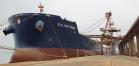 O E.R Bayonne carrega 104,2 mil toneladas de farelo de soja, um novo marco de carregamento em uma embarcação. Eficiência e agilidade do porto permitem embarques cada vez mais volumosos.