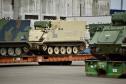 Trinta veículos foram doados pelos Estados Unidos ao Exército Brasileiro. Os tanques que vieram de Galveston, Texas, serão restaurados e modernizados para operações militares no País.