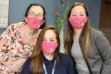 Para lembrar da importância de cuidar-se, como parte do empodeiramento delas, esta semana, a empresa pública distribuiu às quase 80 mulheres do quadro, máscaras cor de rosa, com um convite para a palestra, que encerra a ação na próxima quinta-feira, dia 29.