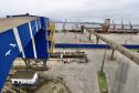No próximo mês, o terminal se integra ao Corredor de Exportação Oeste, no novo berço 201. O armazém tem capacidade estática de 55 mil toneladas e a capacidade de expedição, na correia transportadora, é de 2 mil toneladas/hora. O investimento privado é de R$ 100 milhões.