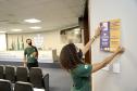 Cartazes e breves palestras trazem dicas e incentivam a economia na Portos do Paraná