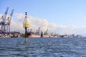 Empresa pública finaliza nesta semana a implantação de boias articuladas de sinalização náutica no Canal do Surdinho, acesso alternativo ao Porto de Paranaguá.
