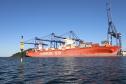Empresa pública finaliza nesta semana a implantação de boias articuladas de sinalização náutica no Canal do Surdinho, acesso alternativo ao Porto de Paranaguá.