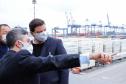 Representantes do Governo Federal visitaram nesta terça-feira (22) o Porto de Paranaguá para conhecer a estrutura de armazenagem e embarque. Os técnicos avaliam as melhores alternativas para o acesso à cidade a partir da construção da Nova Ferroeste.