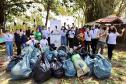 Ação na Baía de Paranaguá faz parte da Semana do Voluntariado do Governo do Estado 