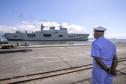 O Porto de Paranaguá (PR) é uma das paradas de duas embarcações da esquadra da Marinha Brasileira. A Fragata Independência (F-44) e Navio-Aeródromo Multipropósito “Atlântico” (A-140) chegaram nesta quinta-feira (20) e permanecem atracados no cais paranaense até a manhã da próxima segunda-feira (24). 