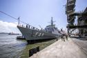 O Porto de Paranaguá (PR) é uma das paradas de duas embarcações da esquadra da Marinha Brasileira. A Fragata Independência (F-44) e Navio-Aeródromo Multipropósito “Atlântico” (A-140) chegaram nesta quinta-feira (20) e permanecem atracados no cais paranaense até a manhã da próxima segunda-feira (24). 