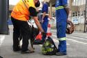 Animais fiscalizam veículos no cais do Porto de Paranaguá, sacolas e mochilas de trabalhadores portuários durante a troca de turno. Ações pontuais tem o objetivo de combater o tráfico internacional de drogas.