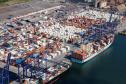 As exportações também superam as importações entre as cargas movimentadas em contêineres. Neste ano, foram 96.544 TEUs exportados – 7% a mais que as 90.243 unidades movimentadas no ano passado. 