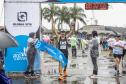 Na manhã deste domingo (16), apesar da chuva, a movimentação foi intensa não de carga, mas de pessoas, no cais do Porto de Paranaguá. Uma prova inédita, a primeira Corrida do Porto reuniu mais de mil atletas, em quatro diferentes modalidades.