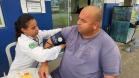 Ação aconteceu no Pátio de Triagem de Paranaguá, com medição de pressão arterial, controle glicêmico e orientações sobre saúde e ergonomia.