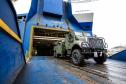 Porto de Paranaguá recebe 20 viaturas blindadas do Exército fabricadas nos EUA