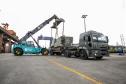 Porto de Paranaguá recebe mais 30 unidades de blindados para o Exército Brasileiro