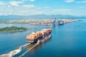 Porto de Paranaguá recebe maior navio porta-contêineres em comprimento