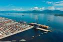 Porto de Paranaguá recebe maior navio porta-contêineres em comprimento