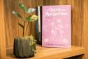 Estagiária da Portos do Paraná estreia como escritora e lança primeiro romance