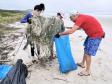 Portos do Paraná participa de mutirão de limpeza na Ilha do Mel e retira quase 3 toneladas de resíduos