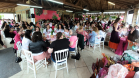 Mulheres prestigiam Feijoada Rosa da Portos do Paraná