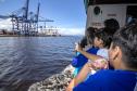 Vencedores do concurso Porto Escola 2024 passeiam de barco pela Baía de Paranaguá
