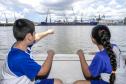 Vencedores do concurso Porto Escola 2024 passeiam de barco pela Baía de Paranaguá