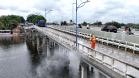 Portos do Paraná realiza limpeza da Ponte dos Valadares para ação artística