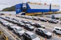 Porto de Paranaguá é o 1º a receber veículos elétricos fabricados por gigante chinesa que retoma vendas no Brasil