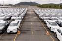Porto de Paranaguá é o 1º a receber veículos elétricos fabricados por gigante chinesa que retoma vendas no Brasil
