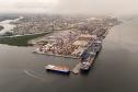 Porto de Paranaguá recebe navios específicos para o transporte de veículos