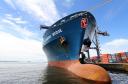As embarcações chamadas de Pós-Panamax, devido a seu tamanho ultrapassar o limite das comportas do Canal do Panamá, são consideradas de grande porte e permitem diminuir custos de frete e aumentar a quantidade de carga transportada