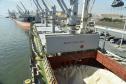 Foram descarregadas 41.305 mil toneladas de cevada e fertilizante entre às 7h da manhã de 19 de junho e às 7h do dia 20.
