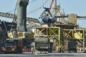 Foram descarregadas 41.305 mil toneladas de cevada e fertilizante entre às 7h da manhã de 19 de junho e às 7h do dia 20.