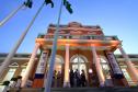 O governador Orlando Pessuti inaugurou na noite desta segunda-feira (20), em Paranaguá, a biblioteca pública Mario Marcondes Lobo. Projetada para ser um espaço cultural multiuso, a biblioteca terá acervo de livros clássicos e modernos, audiolivros, material audiovisual, sala de vídeos, espaço para cursos, reuniões e computadores com acesso à Internet