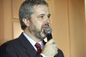 Uma parceria com a montadora Renault vai garantir a compra do mobiliário e de 10 mil títulos literários, nas mais variadas temáticas. O diretor de relações internacionais da empresa, Antonio Calcagnotto, conta que o apoio à biblioteca foi uma das ações do recém lançado Instituto Renault
