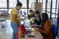 Com apoio da Portos do Paraná, moradoras da Ilha de Piaçaguera fazem curso de corte e costura