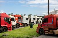 Porto de Paranaguá recebe quase 2.500 caminhões de grãos e farelo em 24 horas