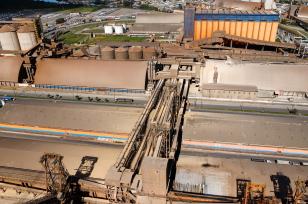 Corredor Leste de Exportação do Porto de Paranaguá registra alta de 56% na produtividade. Volume de soja, farelo e milho movimentado em dezembro de 2021 cresceu na comparação dos meses de dezembro de 2020 x 2021