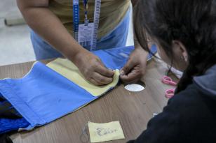 Com apoio da Portos do Paraná, moradoras da Ilha de Piaçaguera fazem curso de corte e costura