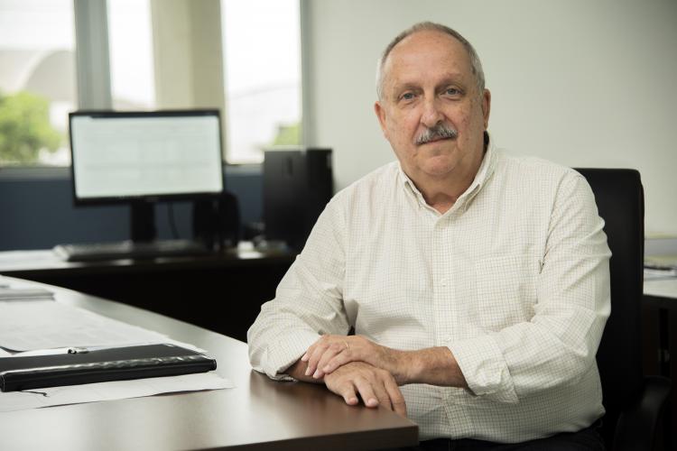 “O produto é novo. Nunca foi exportado pelo Porto de Paranaguá. Nessa operação, vai utilizar as nossas correias e a infraestrutura do Corredor de Exportação”, explica o diretor de Operações, Luiz Teixeira da Silva Junior.