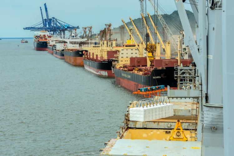 http://www.portosdoparana.pr.gov.br/english/Noticia/Ports-Parana-reach-new-historical-mark-cargo-handling