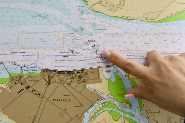 Projeto Executivo vai definir etapas e métodos para remoção do complexo de rochas que fica submerso na região do Porto de Paranaguá. Conhecido como Pedra da Palangana, está localizado na área de manobra, limitando a capacidade e o tráfego dos navios na entrada da baía.
